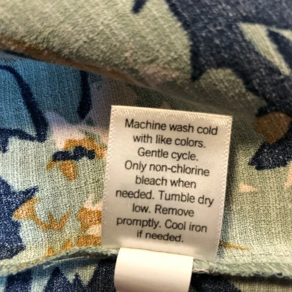 NWT Nine West Women’s Short Sleeve Knot-Hem Button-Down Green Floral Shirt S - Picture 10 of 10